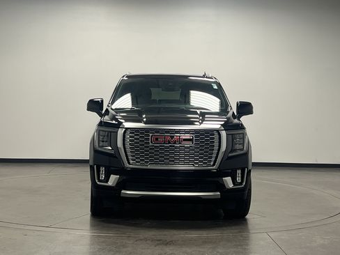 Used 2024 GMC Yukon XL Denali image 3