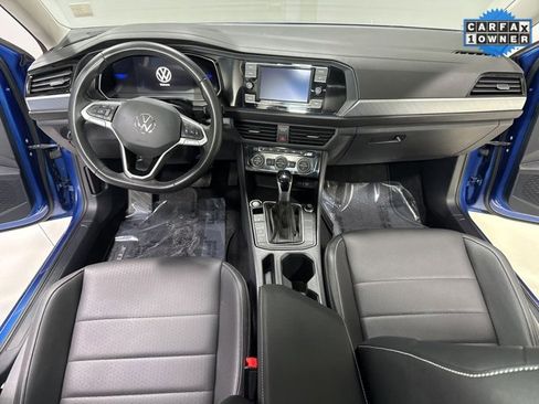 Used 2024 Volkswagen Jetta SE w/ Panoramic Sunroof Package image 14