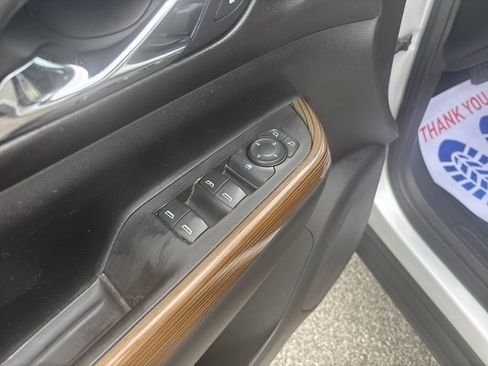 Used 2020 GMC Acadia SLE FWD image 16