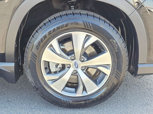 Used 2019 Subaru Ascent Premium AWD/4WD image 9
