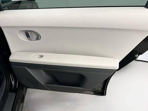 Used 2023 Hyundai Ioniq 5 SE image 31