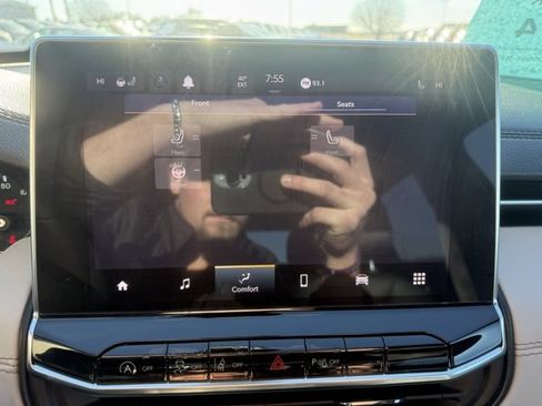 Used 2024 Jeep Compass Limited image 21