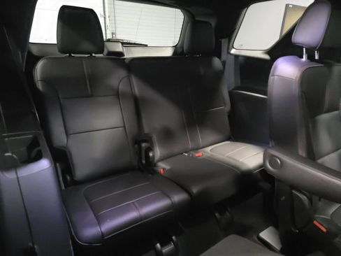 Used 2023 Chevrolet Traverse RS image 21