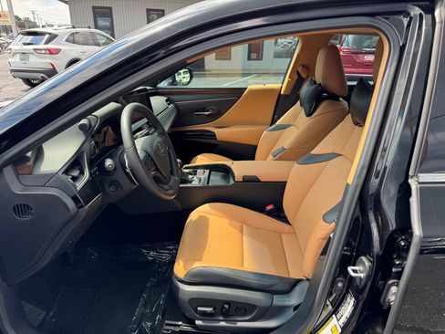Used 2025 Lexus ES 300h F Sport FWD image 12