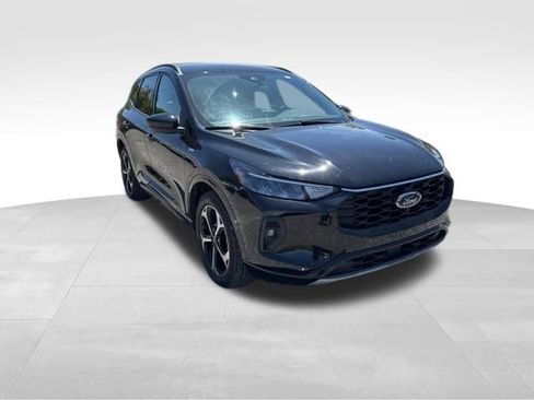 Used 2023 Ford Escape ST-Line Select w/ Tech Pack #2 AWD/4WD image 3
