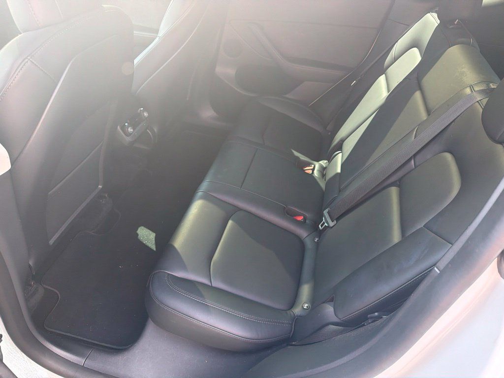 Used 2022 Tesla Model Y Performance AWD/4WD image 5