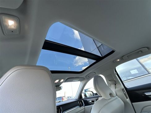 Used 2024 Volvo S60 T8 Plus w/ Climate Package image 24