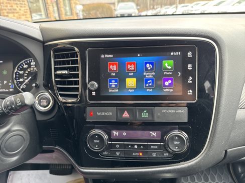 Used 2018 Mitsubishi Outlander SE image 17