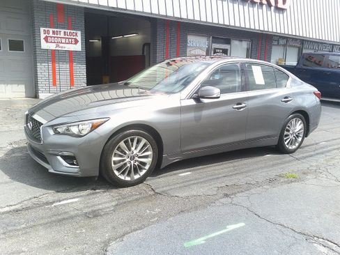 Used 2019 INFINITI Q50 Luxe w/ Essential Package (3.0T Luxe) AWD/4WD image 13