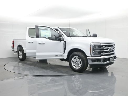 New 2026 Ford F250 XLT w/ XLT Premium Package RWD image 37