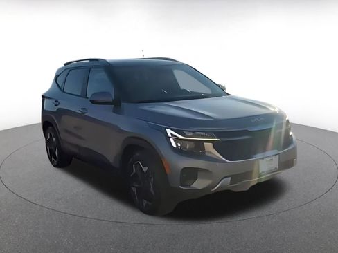 Used 2025 Kia Seltos S image 15