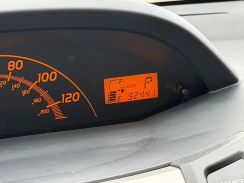 Used 2009 Toyota Yaris S FWD image 25