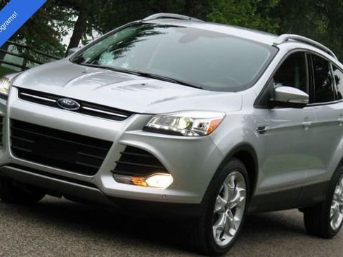 Used 2015 Ford Escape SE image 3