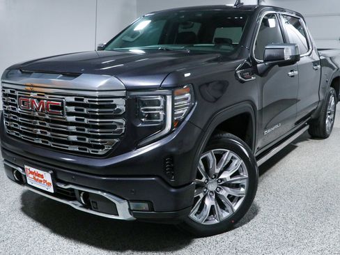 Used 2023 GMC Sierra 1500 Denali w/ Denali Reserve Package AWD/4WD image 34