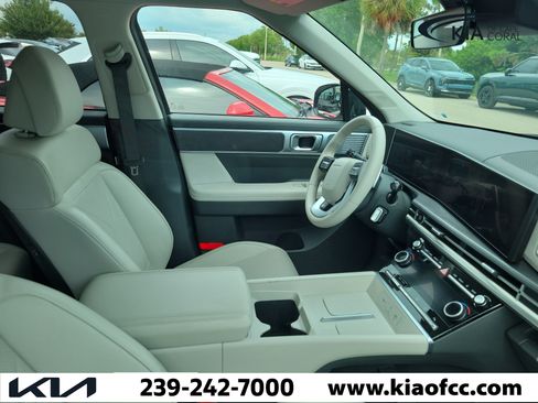 Used 2024 Hyundai Santa Fe SEL FWD image 12