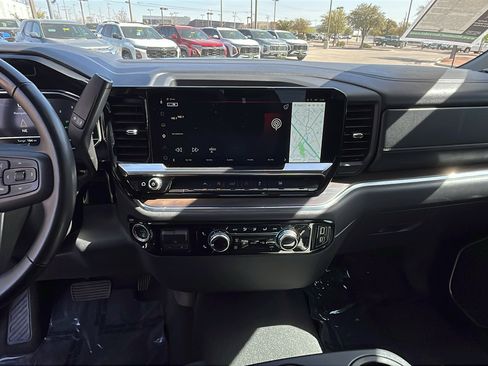 Used 2025 GMC Sierra 1500 SLT image 19