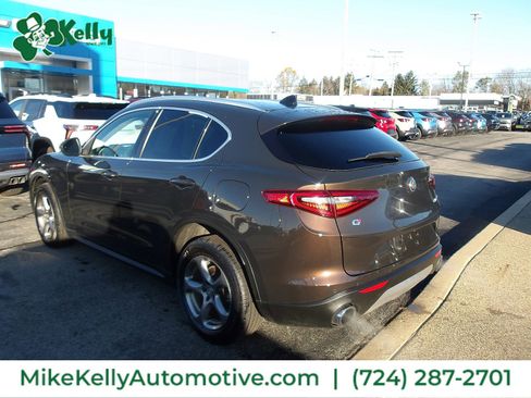 Used 2018 Alfa Romeo Stelvio AWD image 5