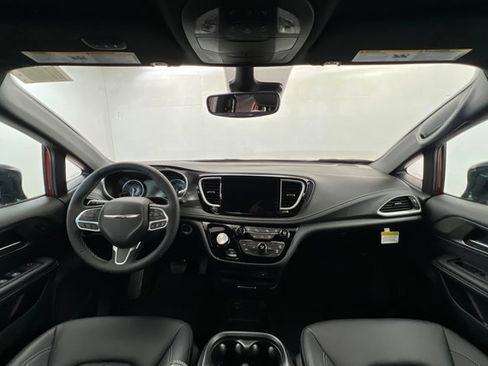 New 2026 Chrysler Pacifica Select FWD image 9