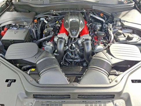 Used 2019 Maserati Levante Trofeo image 30