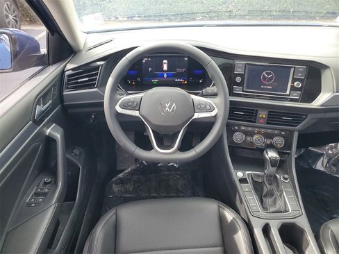 Used 2022 Volkswagen Jetta SE image 14