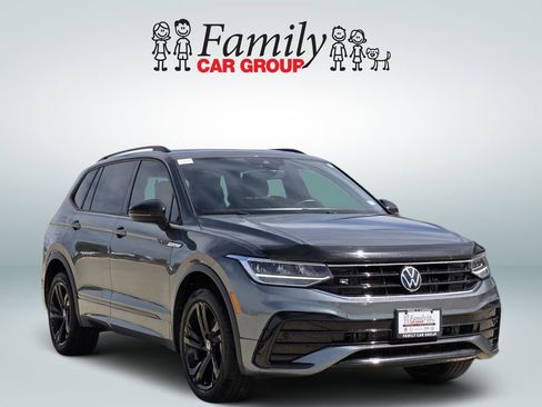Used 2024 Volkswagen Tiguan SE R-Line FWD image 2