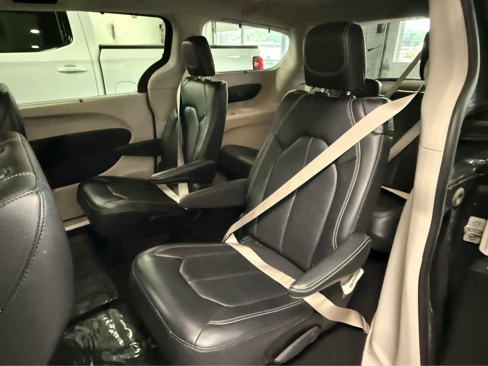 Used 2022 Chrysler Pacifica Touring-L FWD image 20