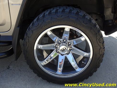 Used 2004 HUMMER H2 w/ Preferred Equipment Group AWD/4WD image 37