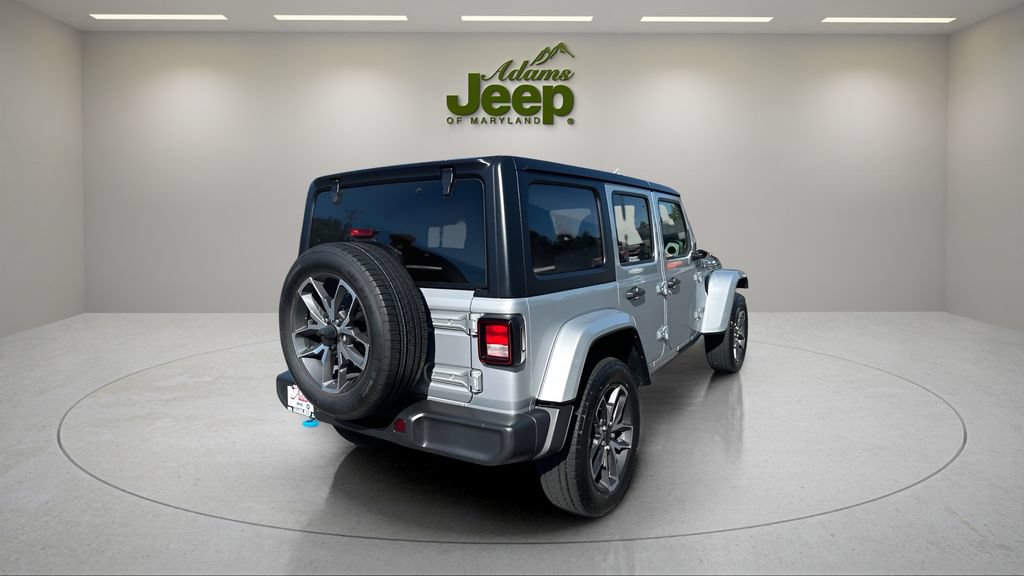 Used 2024 Jeep Wrangler Unlimited w/ Convenience Group AWD/4WD image 5