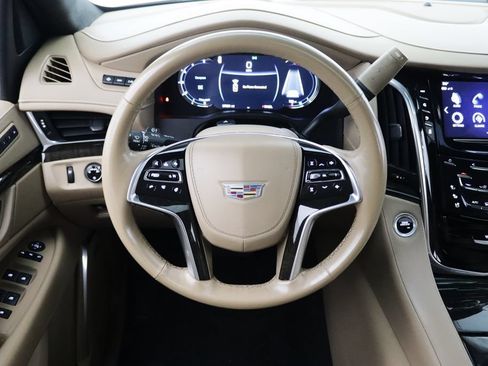 Used 2019 Cadillac Escalade ESV Platinum AWD/4WD image 24