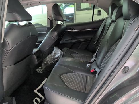 Used 2020 Toyota Camry SE w/ Convenience Package FWD image 8
