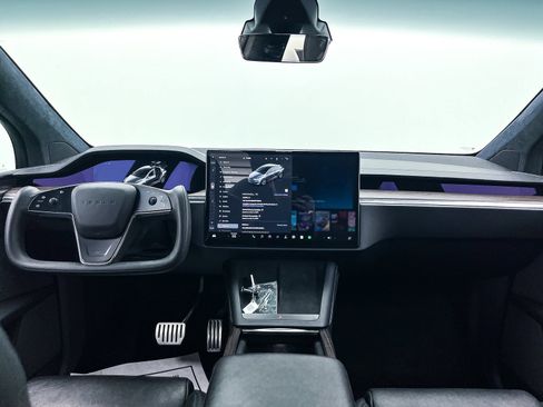 Used 2023 Tesla Model X image 24