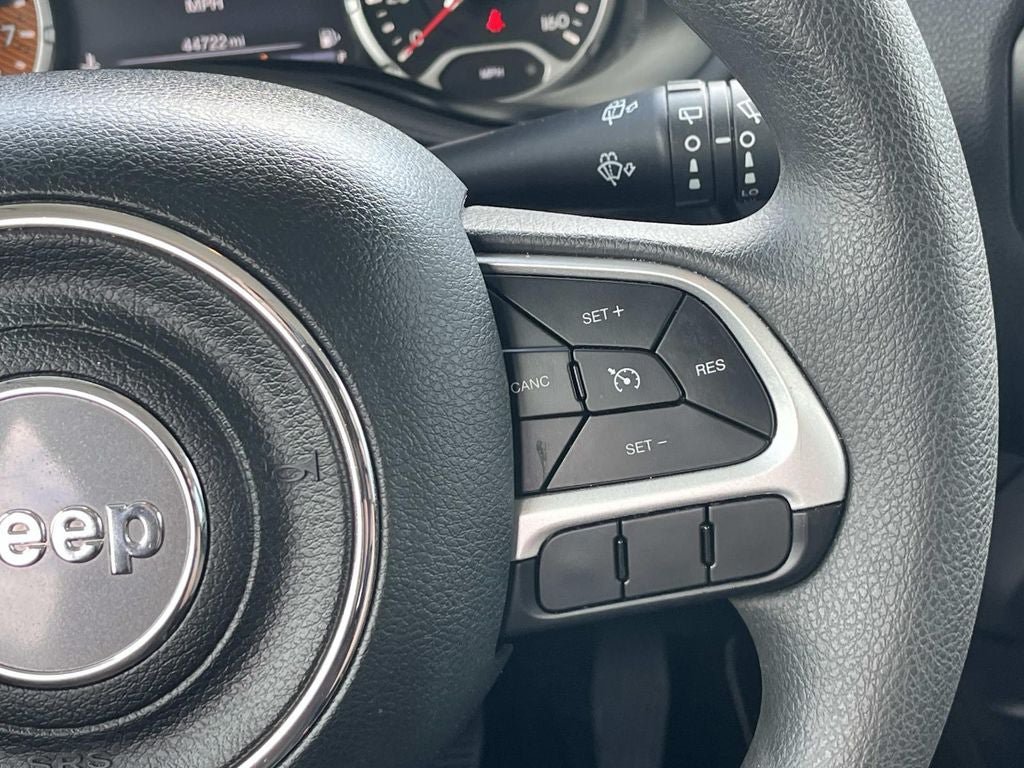 Used 2023 Jeep Renegade Latitude AWD/4WD image 19
