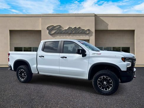Used 2024 Chevrolet Silverado 1500 ZR2 w/ Technology Package AWD/4WD image 2