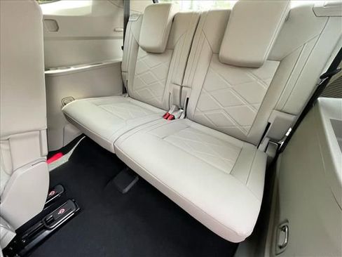Certified 2026 Volkswagen Atlas SE w/ Panoramic Sunroof Package FWD image 9