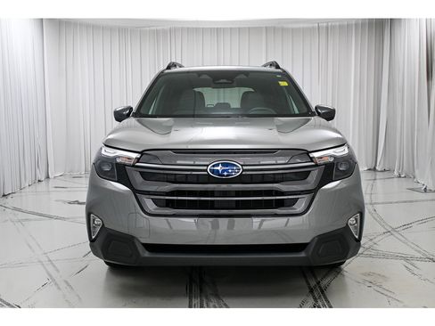 Used 2026 Subaru Forester Premium w/ Base/Premium Package AWD/4WD image 3