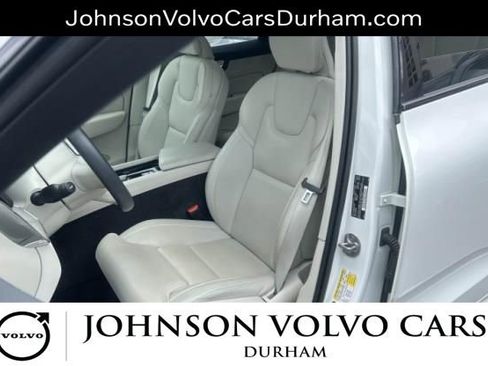 Used 2023 Volvo XC60 B5 Ultimate w/ Climate Package FWD image 8