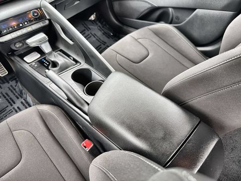 Certified 2026 Hyundai Elantra Sport w/ Cargo Package FWD image 20