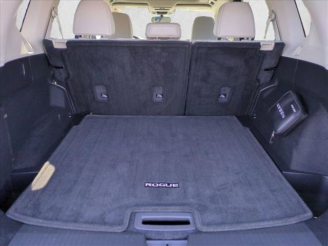 Used 2023 Nissan Rogue SV w/ SV Premium Package FWD image 6