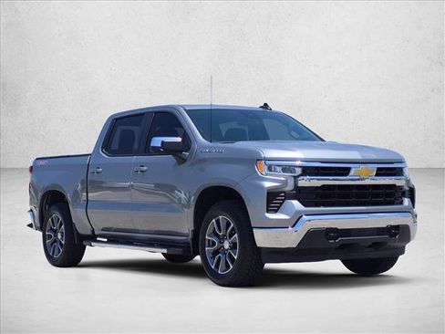 Used 2023 Chevrolet Silverado 1500 LT AWD/4WD image 3