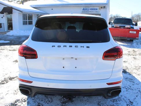 Used 2016 Porsche Cayenne image 8