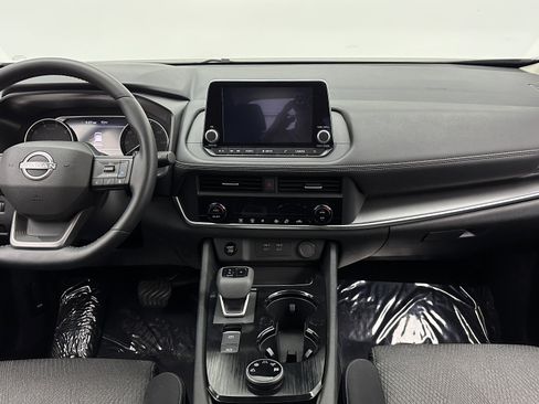 Used 2025 Nissan Rogue SV image 26