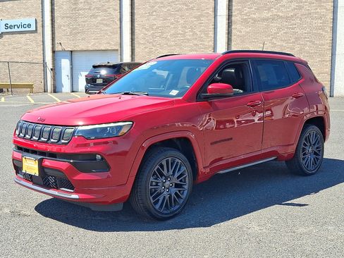 Used 2022 Jeep Compass Limited w/ (RED) Package AWD/4WD image 3