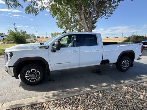 Used 2024 GMC Sierra 2500 SLE w/ SLE Value Package; AWD/4WD image 5