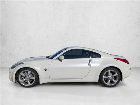 Used 2008 Nissan 350Z Touring w/ Cargo Convenience Pkg image 9
