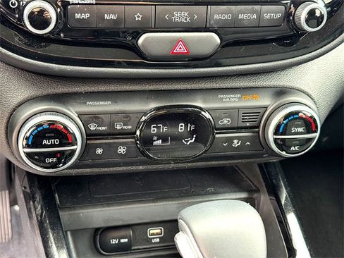 Used 2025 Kia Soul EX image 22