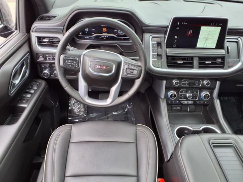 Used 2023 GMC Yukon XL SLT w/ SLT Luxury Package AWD/4WD image 16