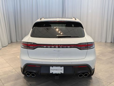 Certified 2025 Porsche Macan image 10