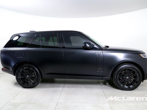 Used 2024 Land Rover Range Rover SE AWD/4WD image 9