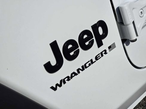 Used 2024 Jeep Wrangler Sport AWD/4WD image 9
