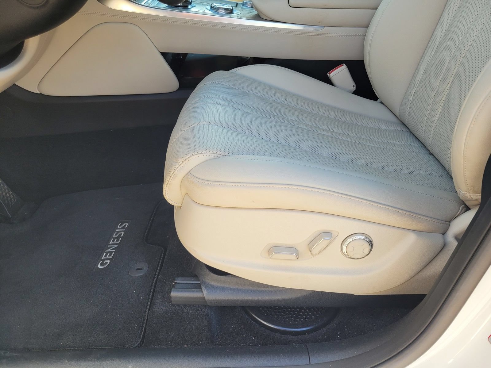 Used 2024 Genesis GV80 2.5T AWD/4WD image 23